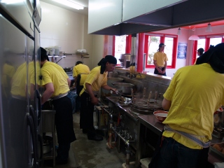 中古機器を含めた　厨房施工例