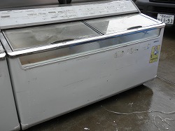 冷凍ショーケース　サンヨー