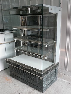 多段オープンショーケース