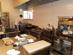 あじ咲く　厨房内